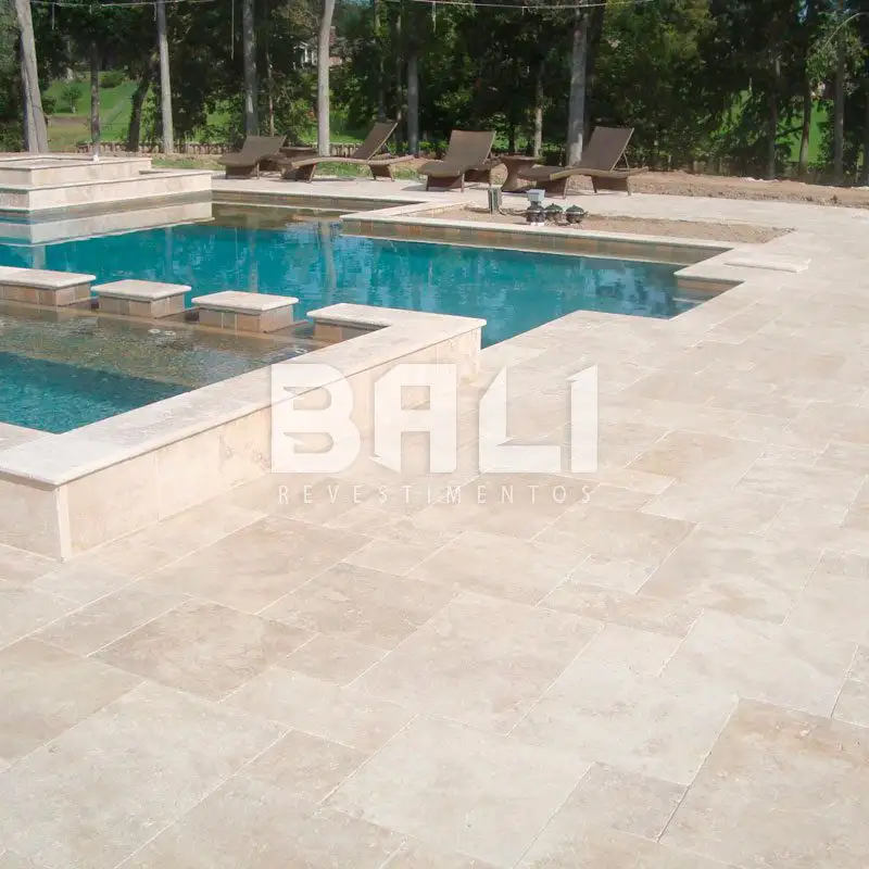 marmore-travertino-para-piscinas-e-areas-externas